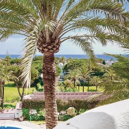 Appartement Amazing In With 1 Bedrooms, Wifi&outdoor Swimming Pool